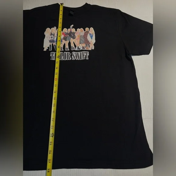 Taylor Swift Crewneck Black Short-Sleeve T-shirt Size Large, Unisex - Picture 5 of 6